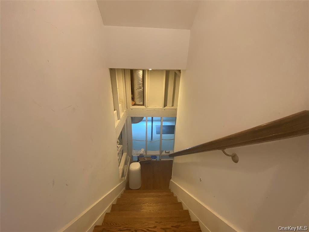 19 W End Avenue, East Quogue, NY 11942