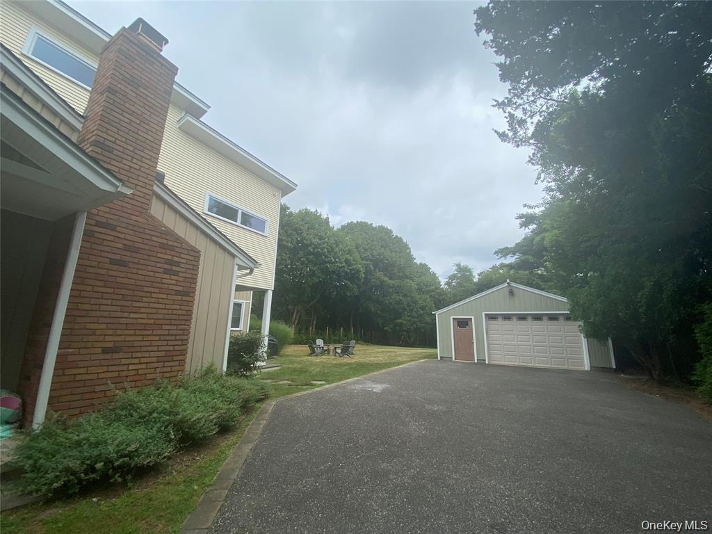 19 W End Avenue, East Quogue, NY 11942