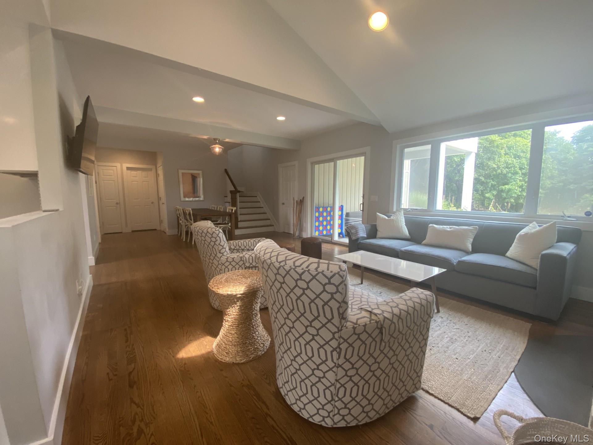 19 W End Avenue, East Quogue, NY 11942