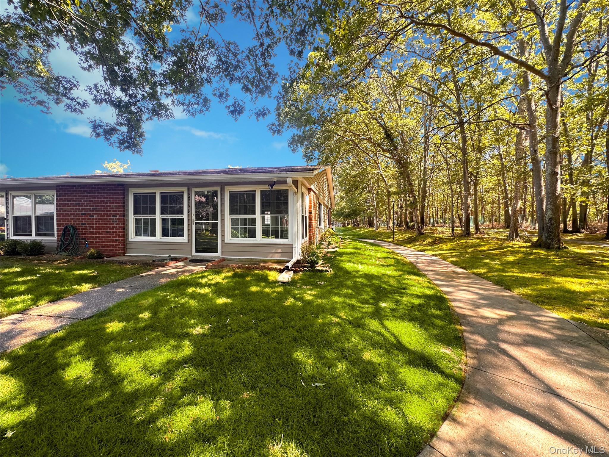 231 Blackpool Court # F, Ridge, NY 11961