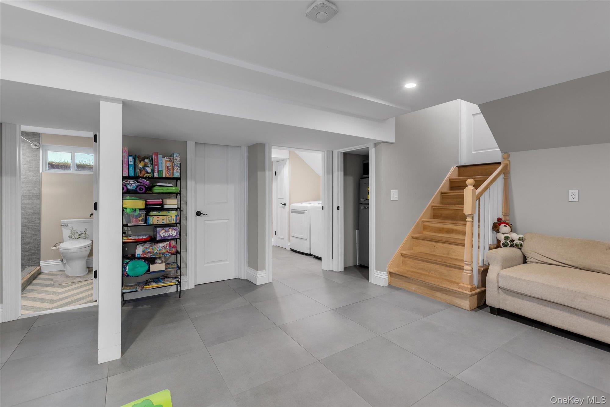 18 Catherwood Crescent, Melville, NY 11747