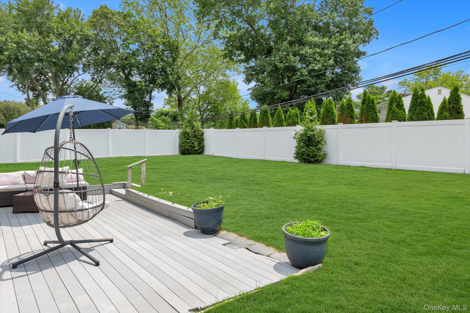 18 Catherwood Crescent, Melville, NY 11747