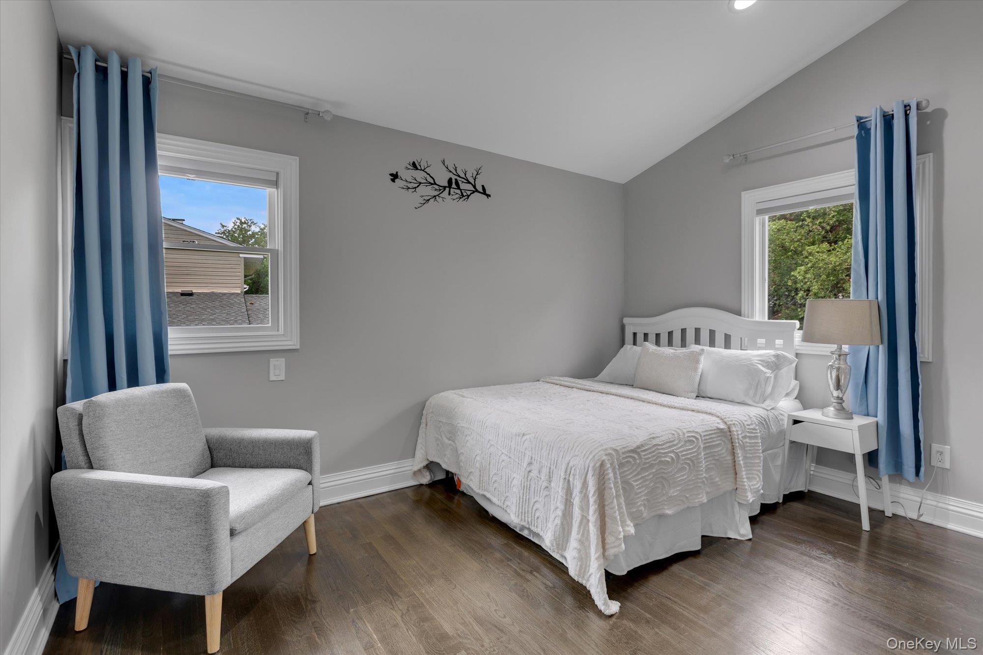 18 Catherwood Crescent, Melville, NY 11747