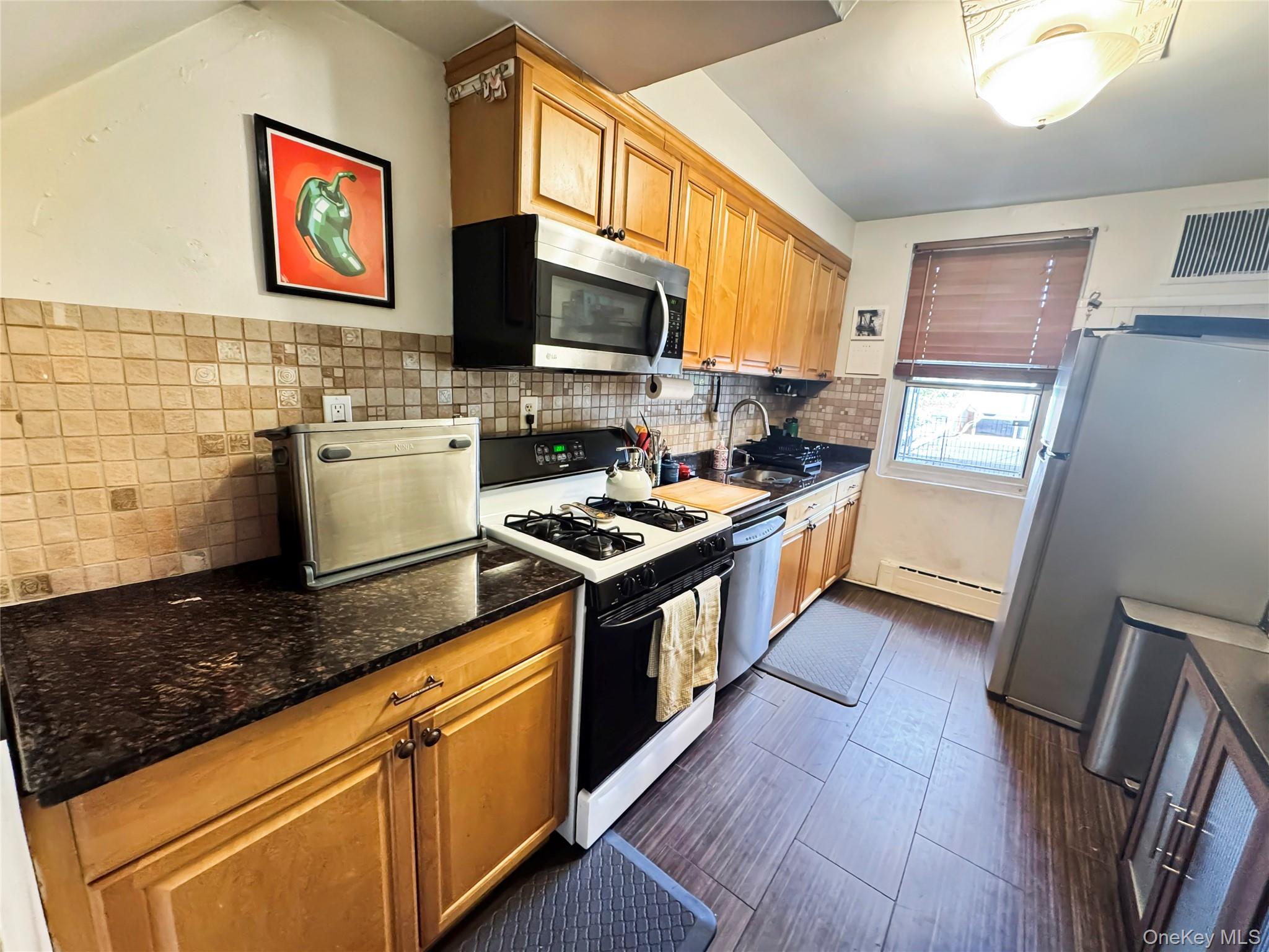 28-11 Ditmars Boulevard, Astoria, NY 11105