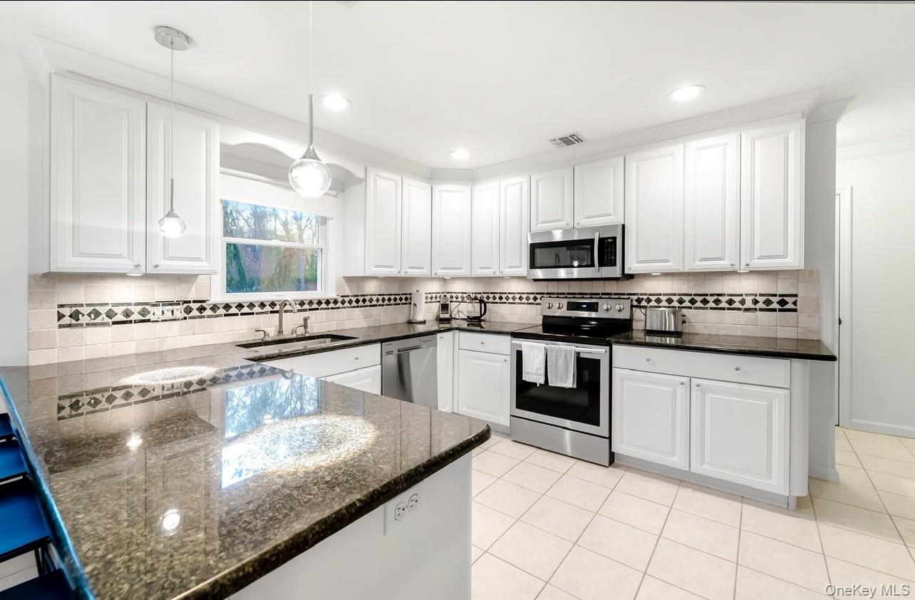 212 Fairway Drive, Wading River, NY 11792