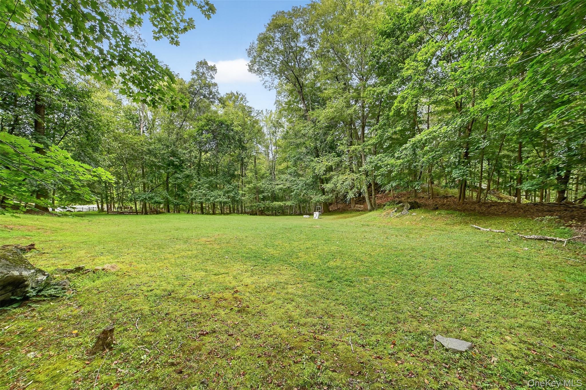 11 Flanders Lane, Cortlandt Manor, NY 10567