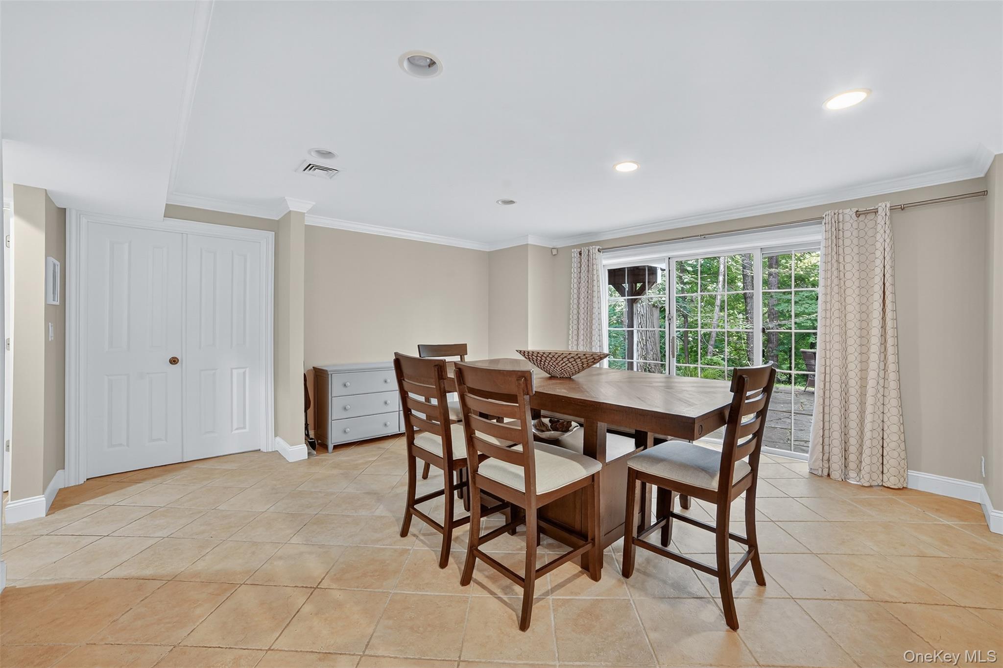 11 Flanders Lane, Cortlandt Manor, NY 10567