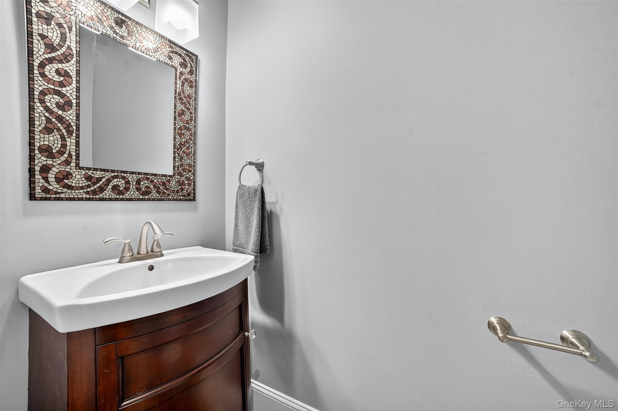 11 Flanders Lane, Cortlandt Manor, NY 10567