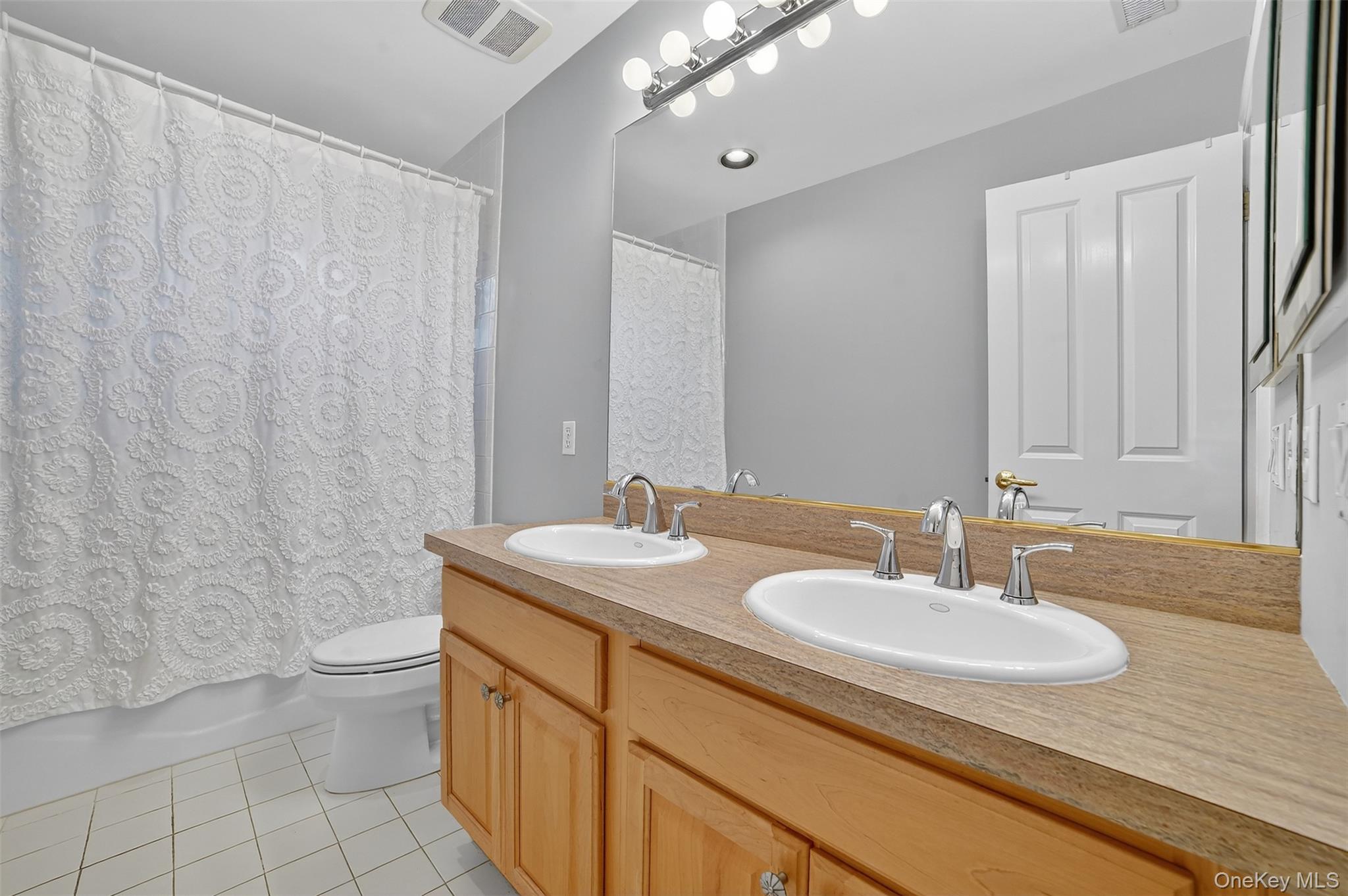 11 Flanders Lane, Cortlandt Manor, NY 10567