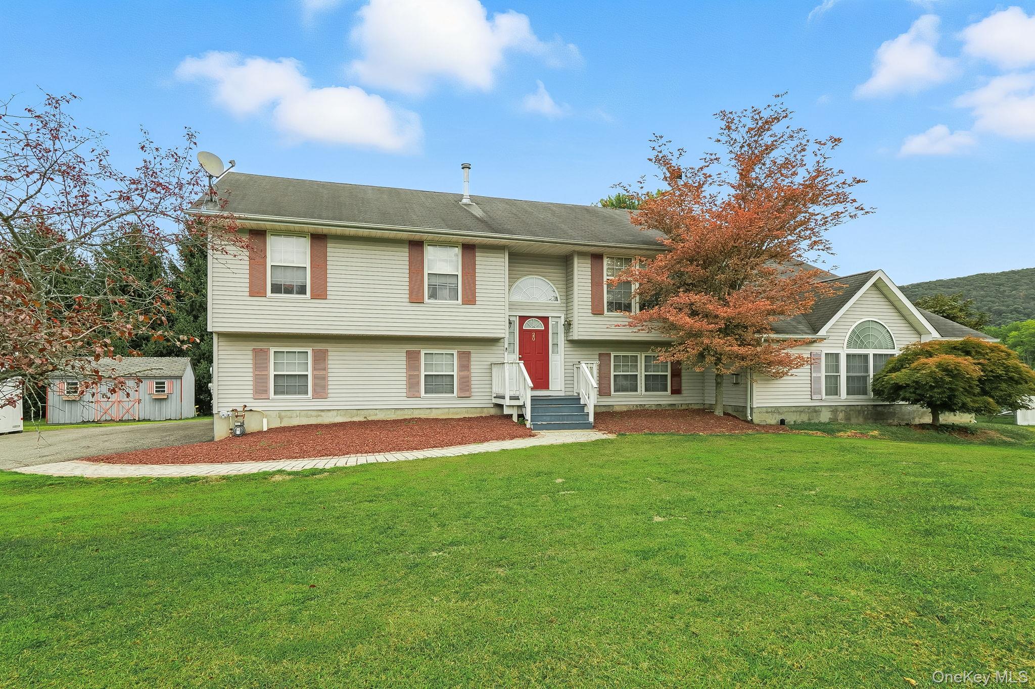 20 Bernadette Way, Washingtonville, NY 10992