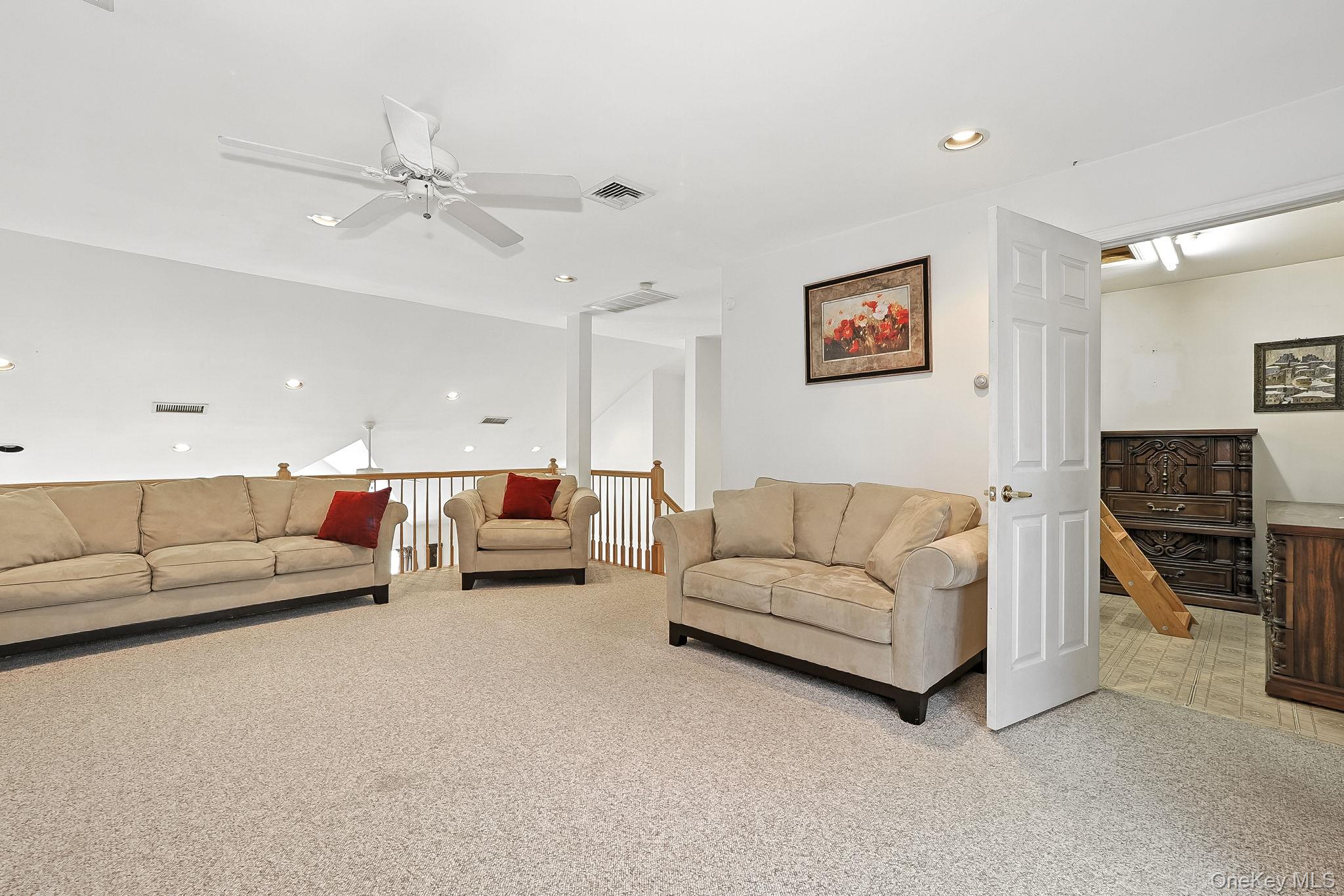 20 Bernadette Way, Washingtonville, NY 10992