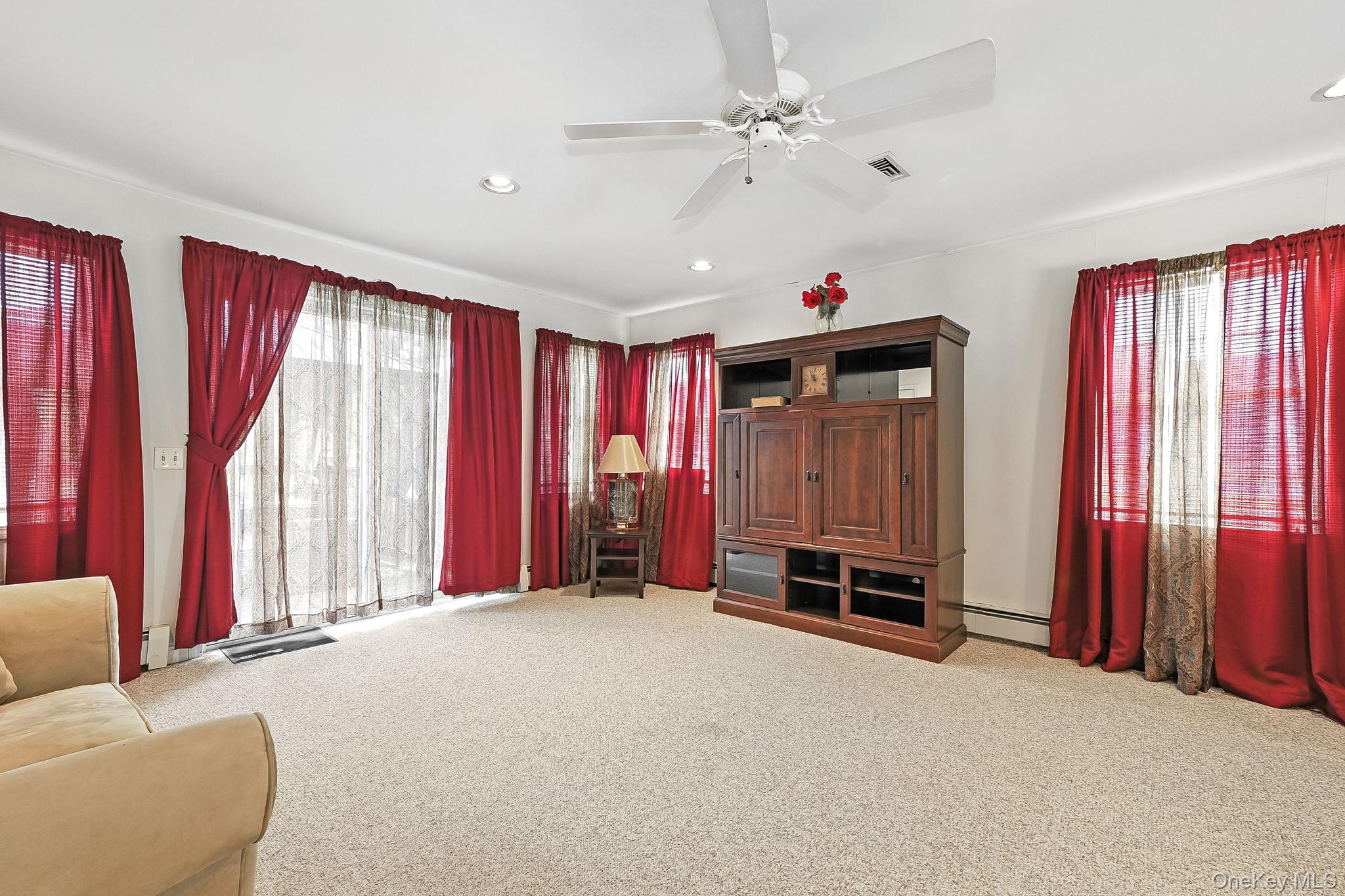 20 Bernadette Way, Washingtonville, NY 10992