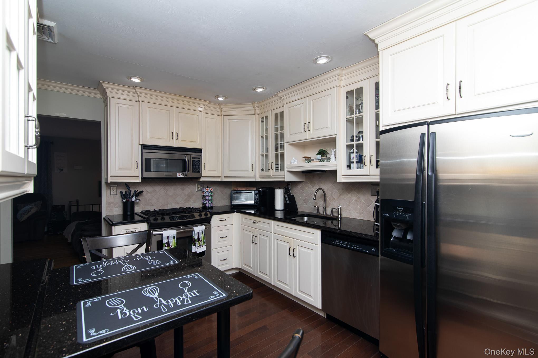 3 Continental Lane, Washingtonville, NY 10992