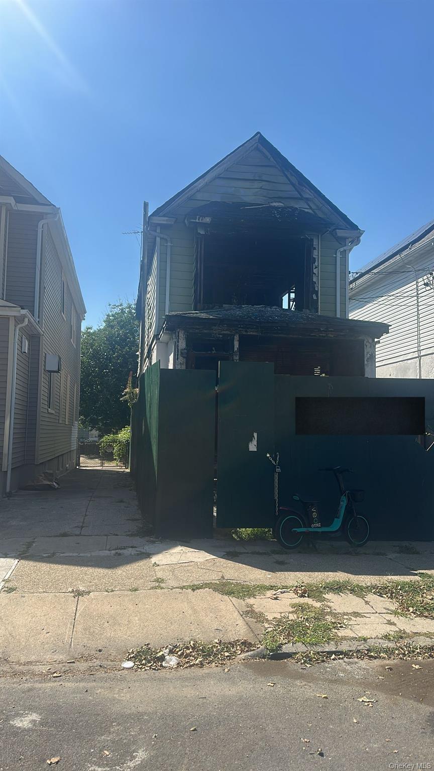 4519 Seton Avenue, Bronx, NY 10466
