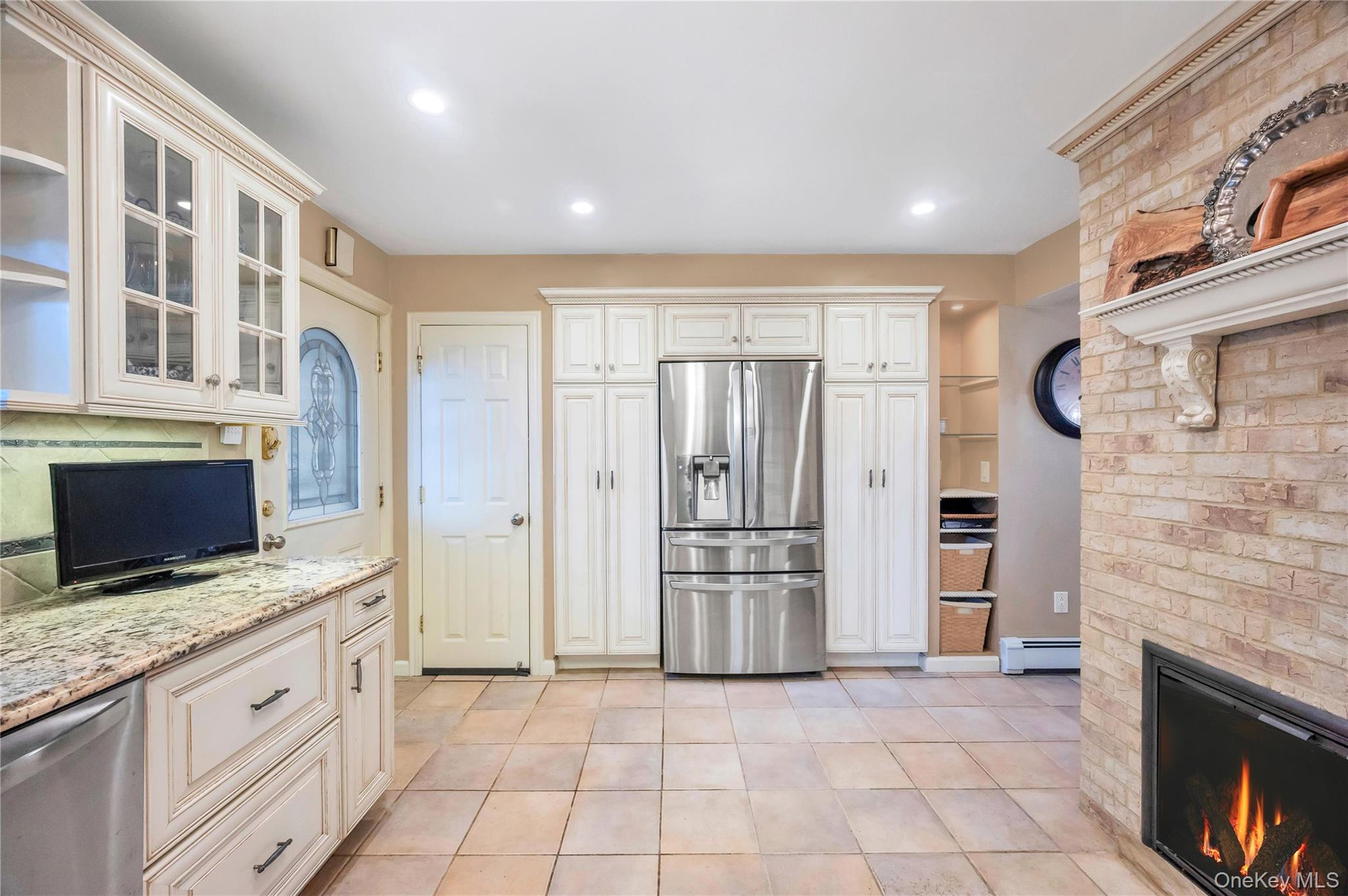 99 Lantern Road, Hicksville, NY 11801