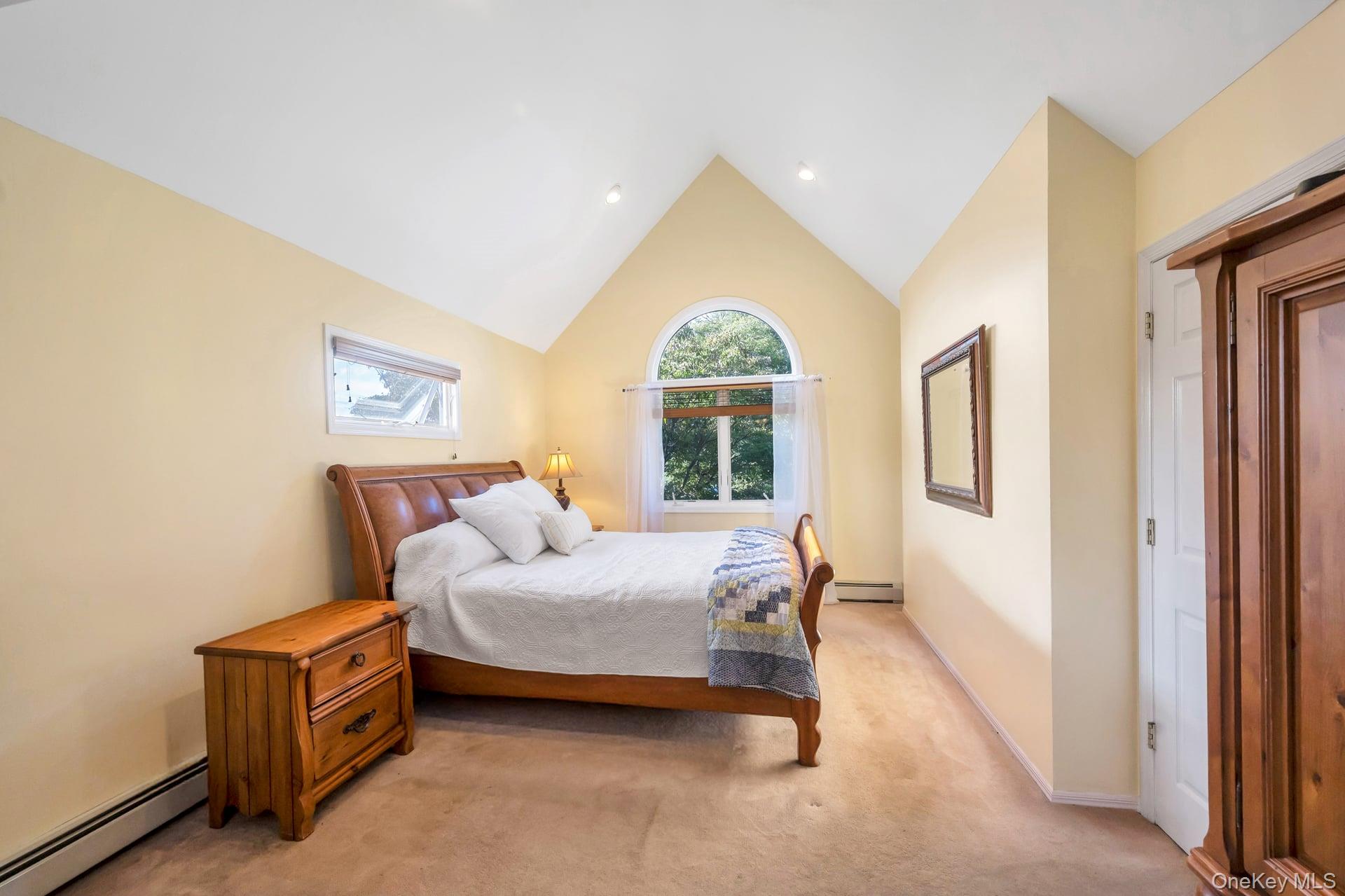 99 Lantern Road, Hicksville, NY 11801