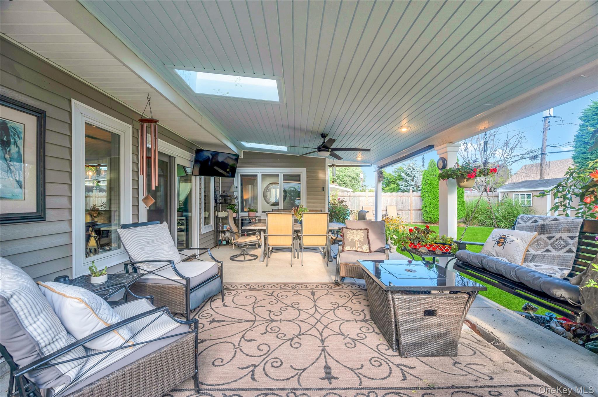 99 Lantern Road, Hicksville, NY 11801