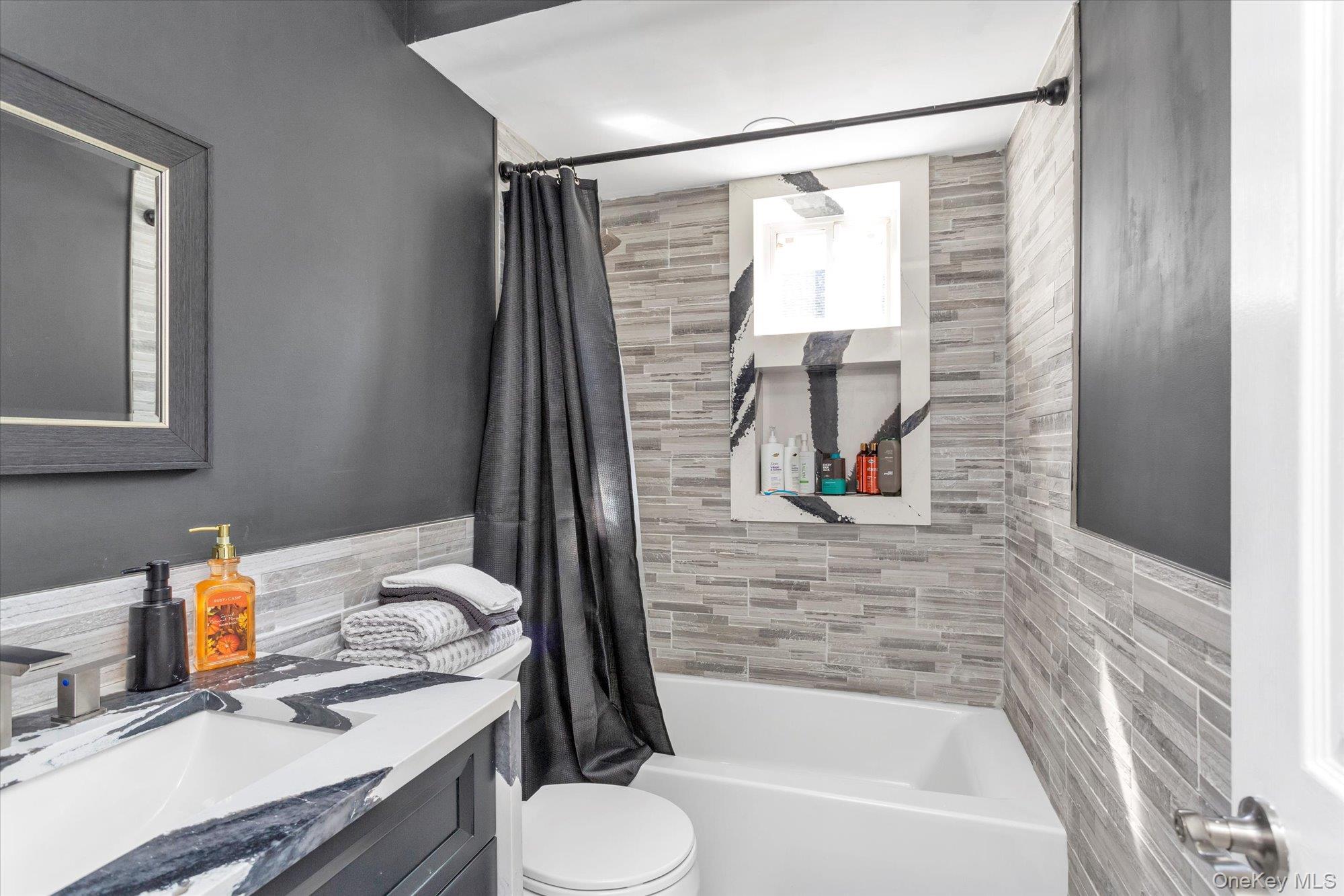 6 Fairview Road W, Massapequa, NY 11758