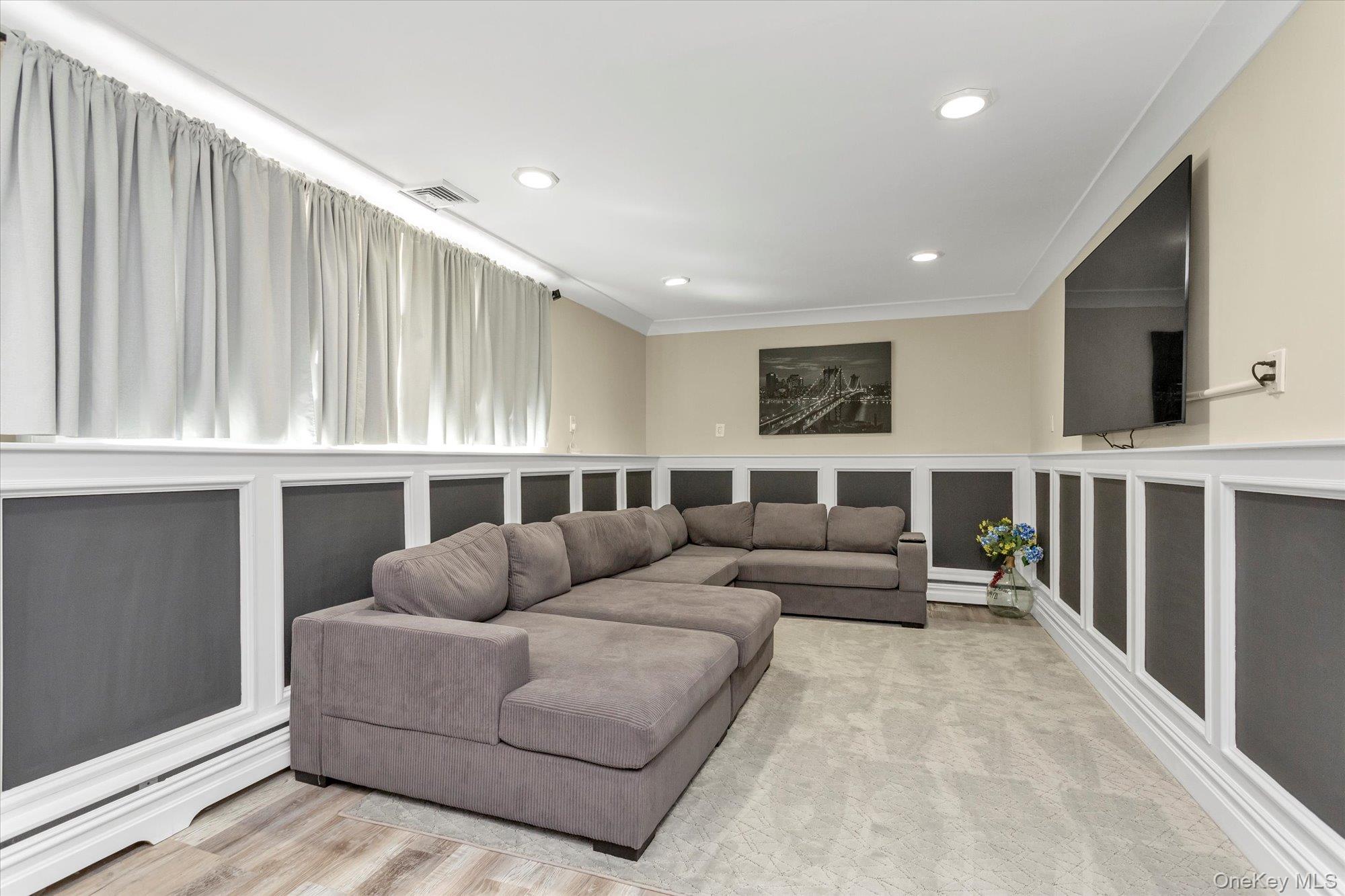 6 Fairview Road W, Massapequa, NY 11758