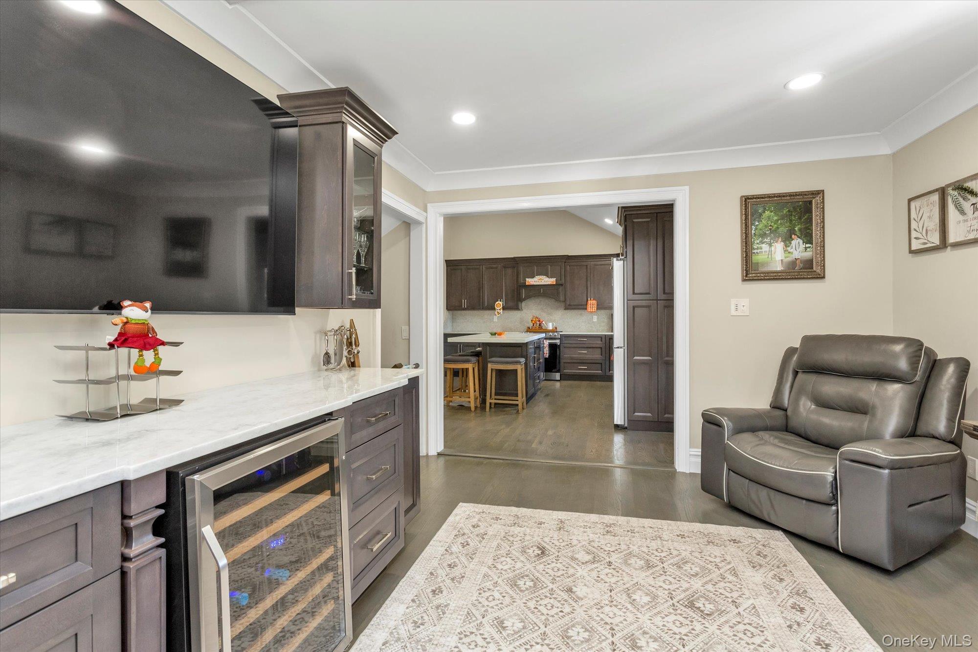 6 Fairview Road W, Massapequa, NY 11758