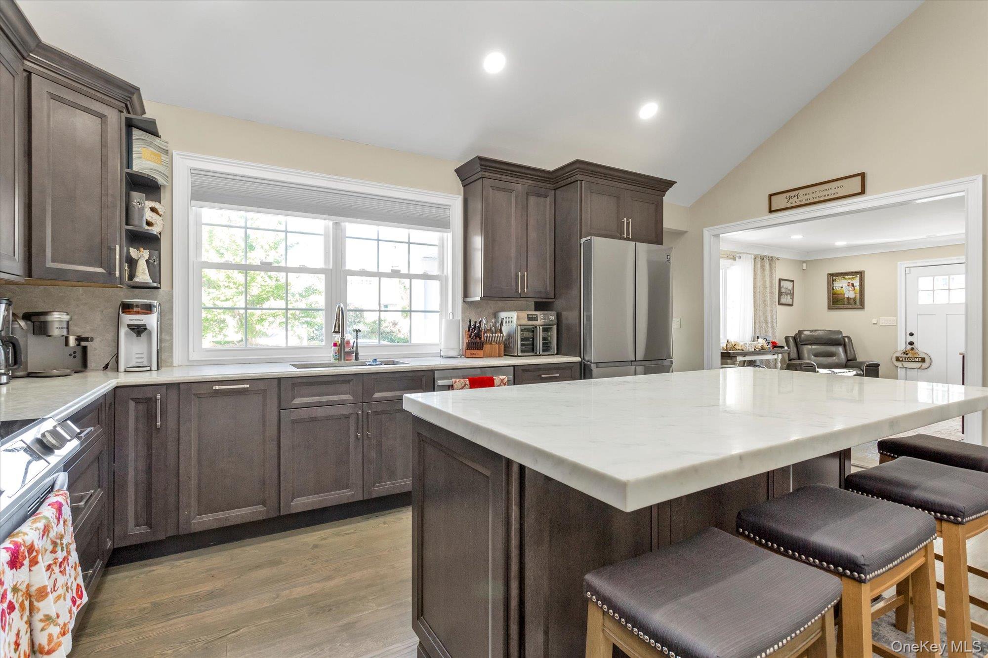 6 Fairview Road W, Massapequa, NY 11758