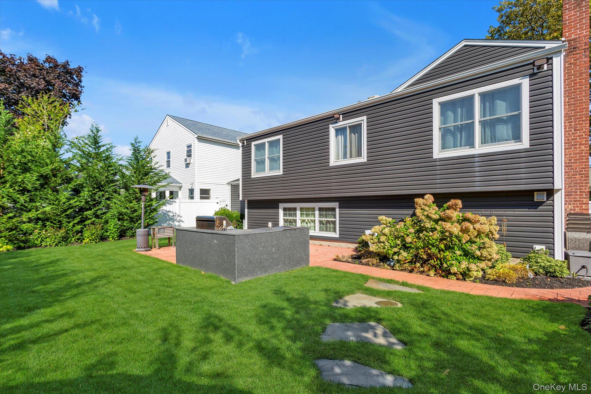 6 Fairview Road W, Massapequa, NY 11758