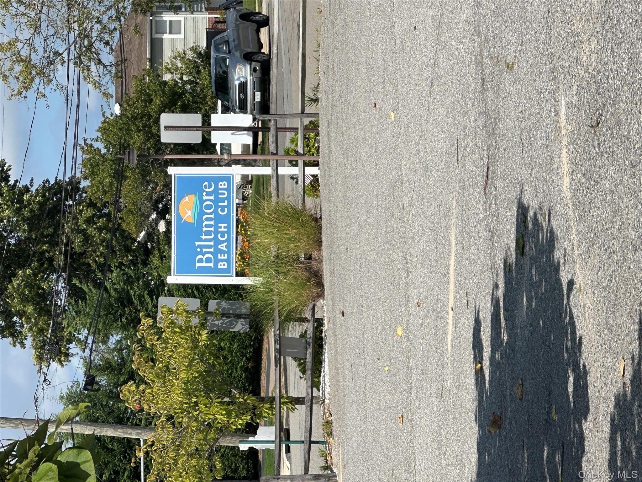 6 Fairview Road W, Massapequa, NY 11758