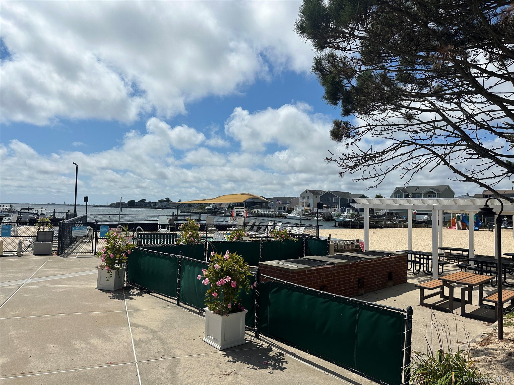 6 Fairview Road W, Massapequa, NY 11758