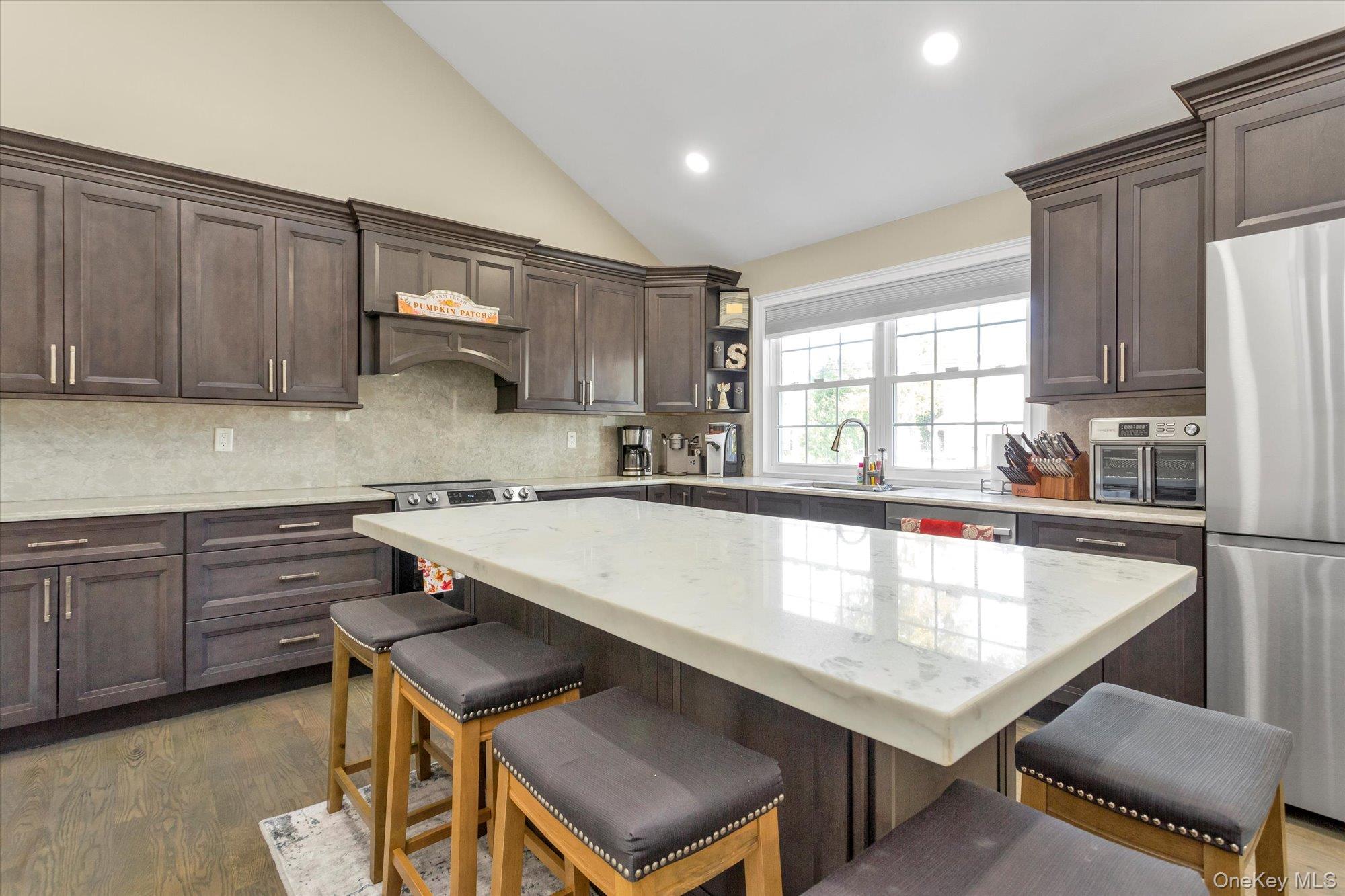 6 Fairview Road W, Massapequa, NY 11758