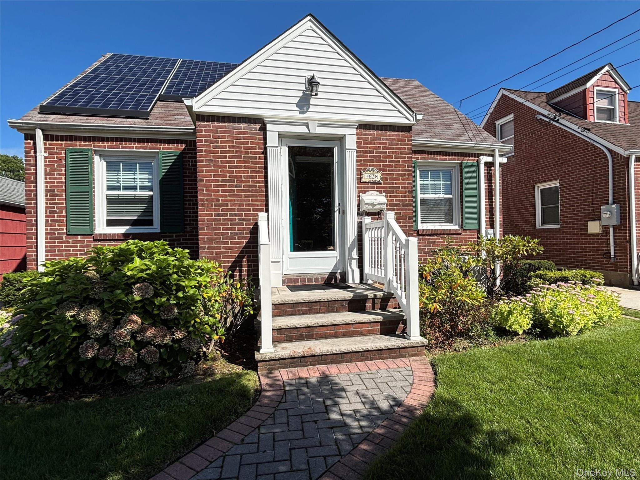 62 Poppy Avenue, Franklin Square, NY 11010