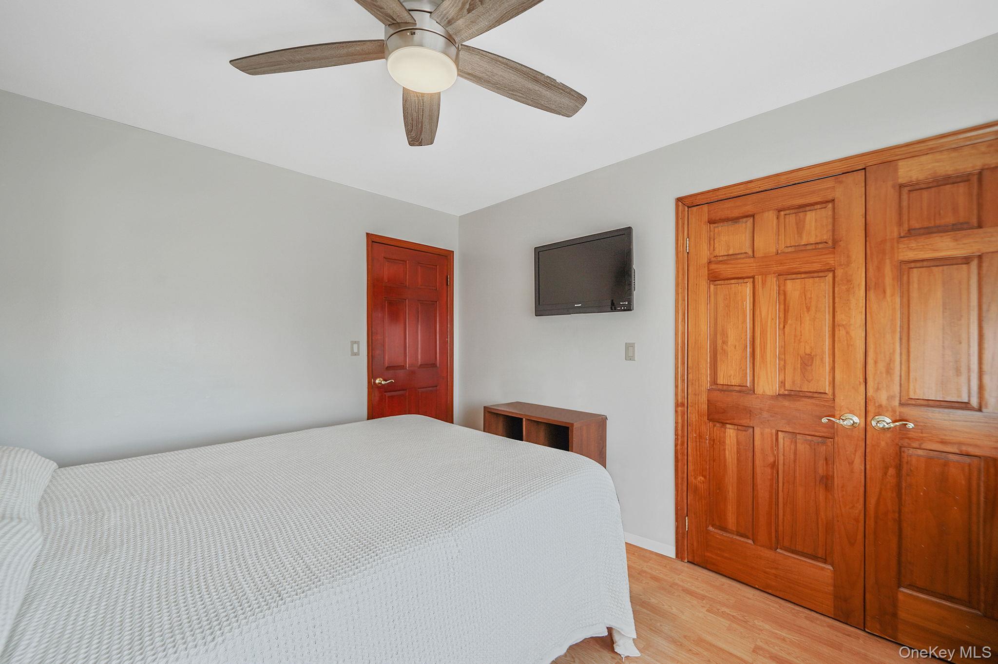 1022 Rosegold Street, Franklin Square, NY 11010