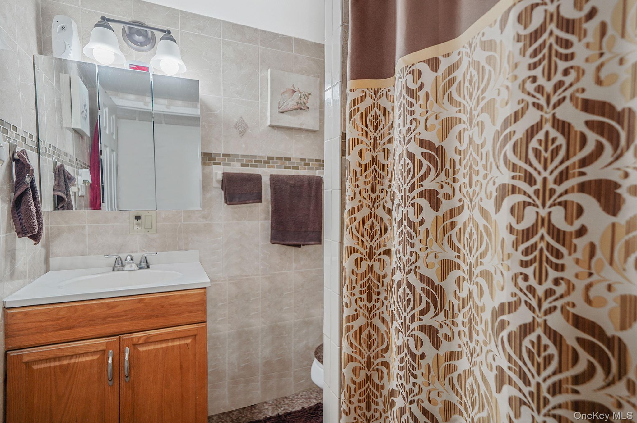 1022 Rosegold Street, Franklin Square, NY 11010