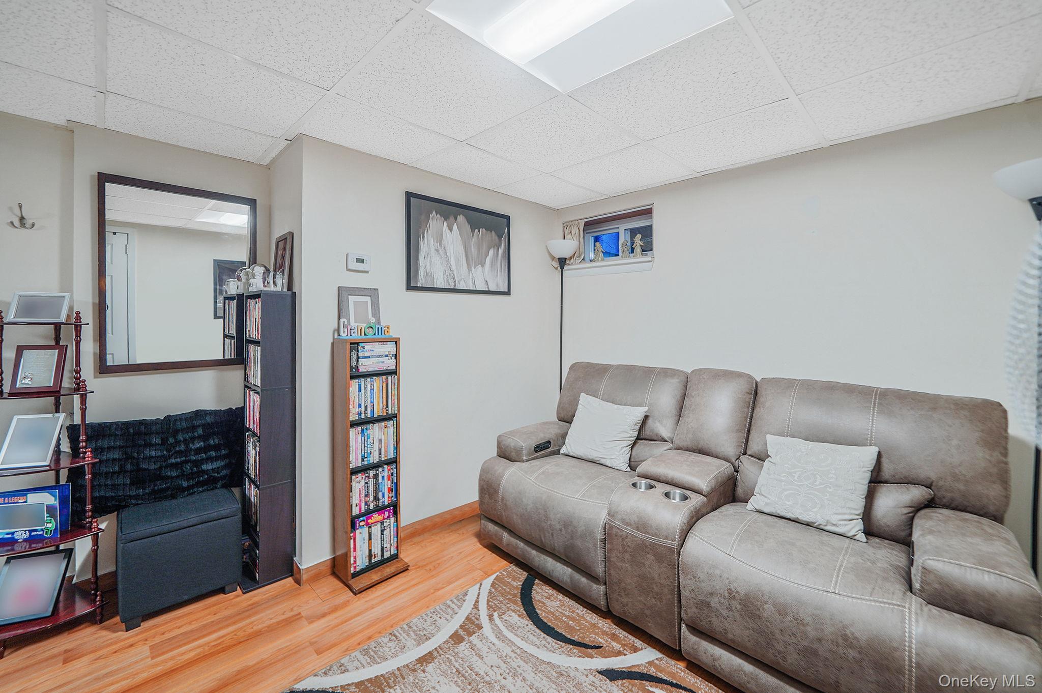 1022 Rosegold Street, Franklin Square, NY 11010