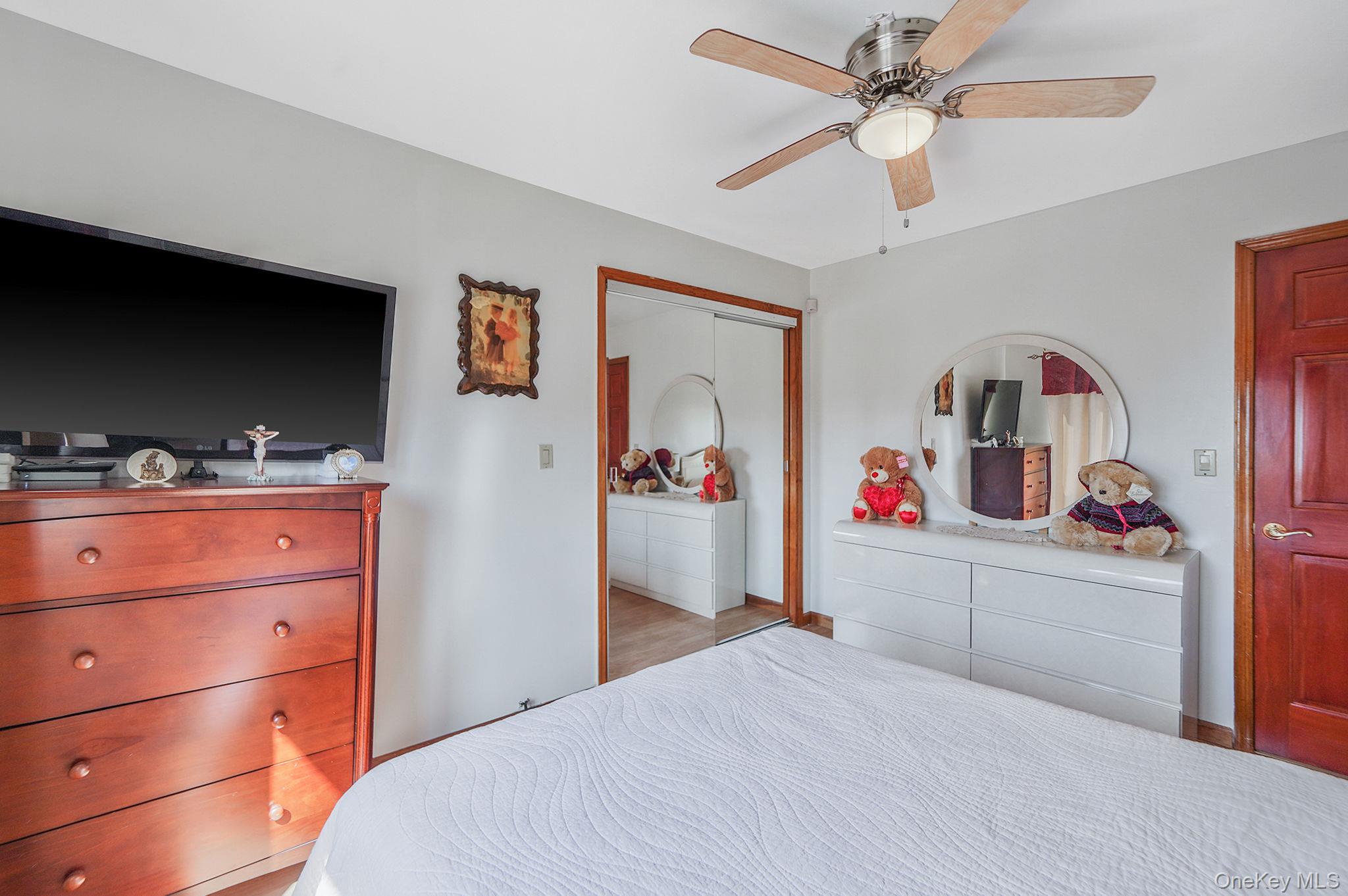 1022 Rosegold Street, Franklin Square, NY 11010