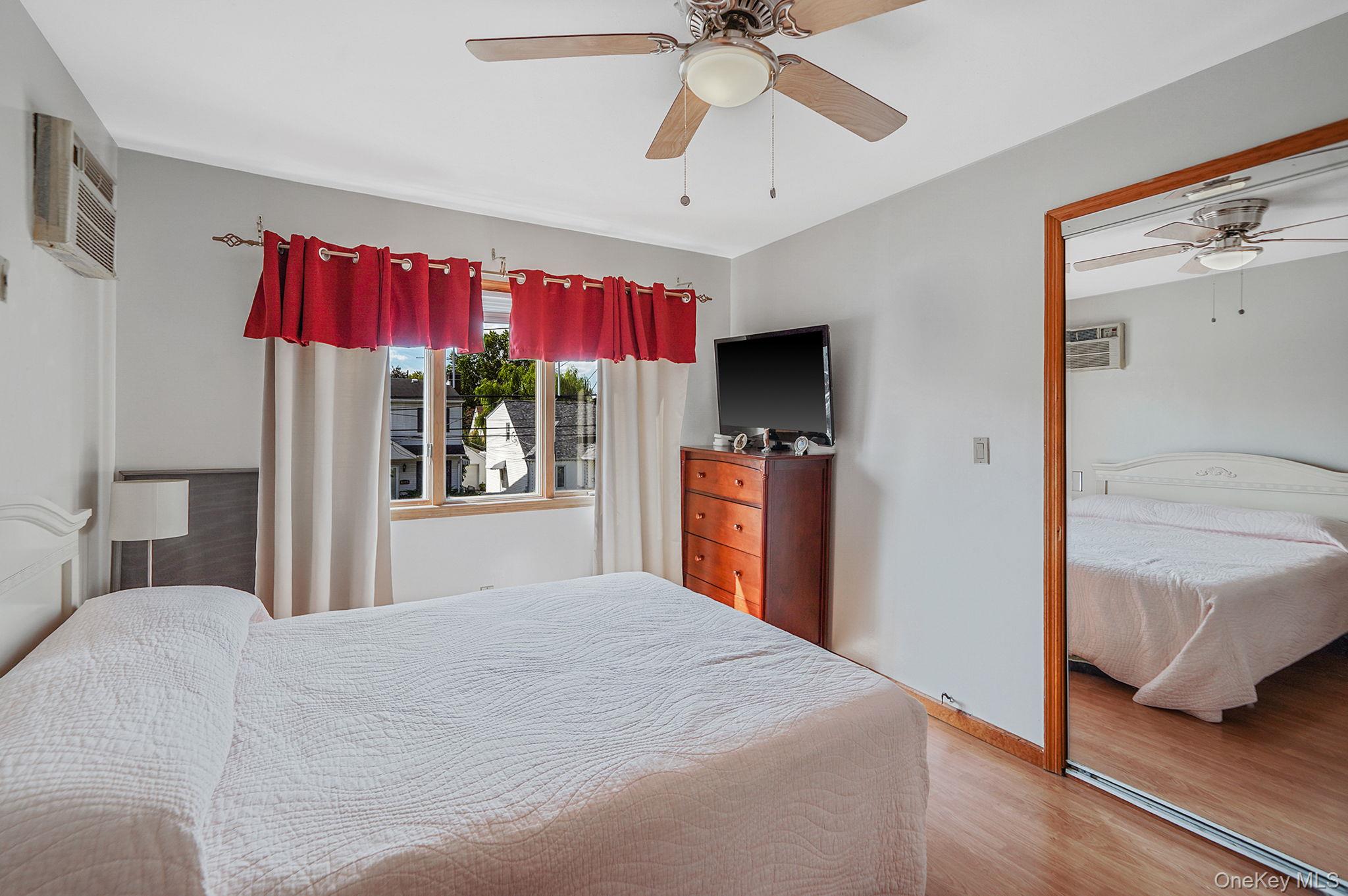 1022 Rosegold Street, Franklin Square, NY 11010