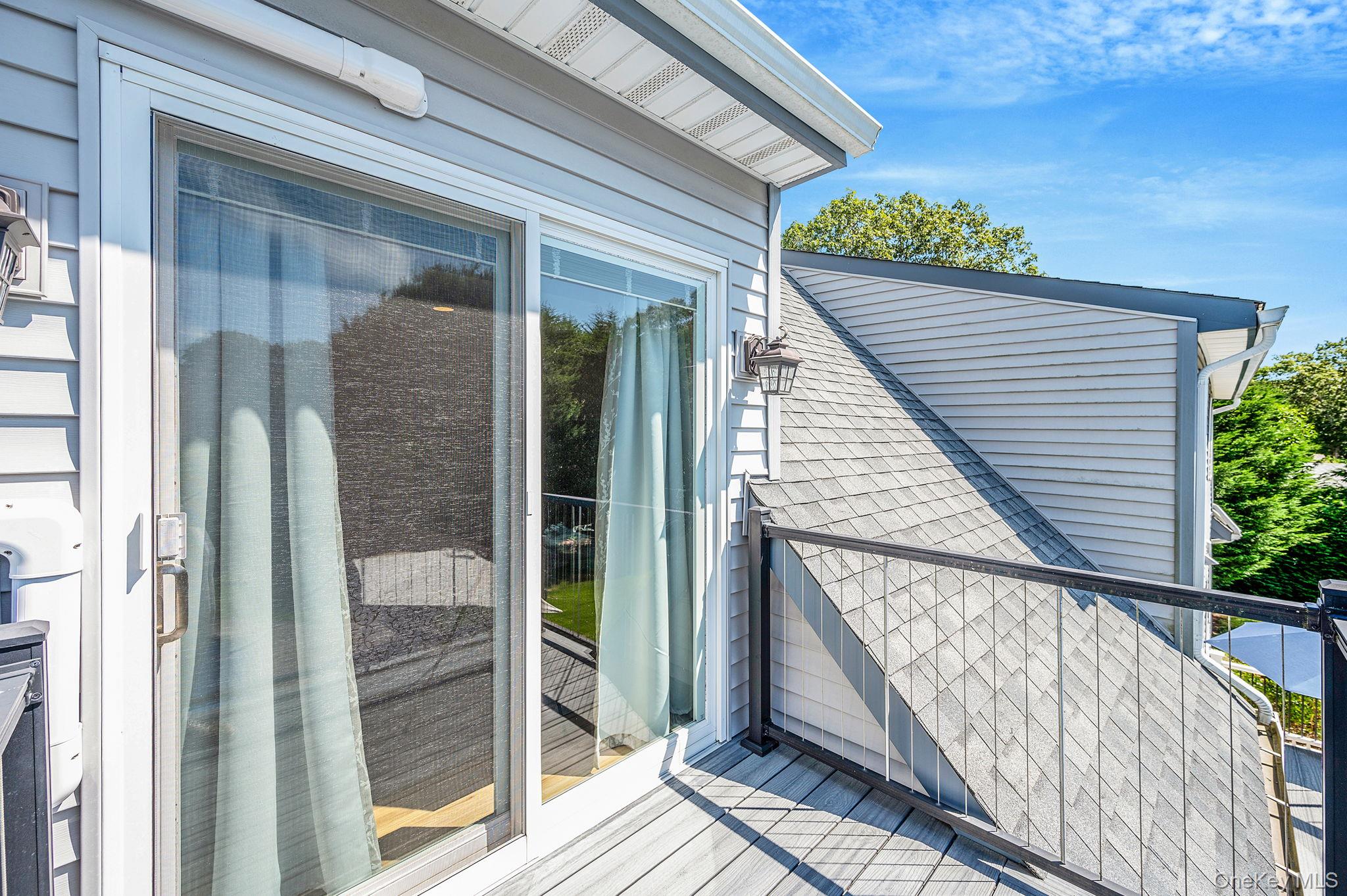 8 Paynes Lane, East Quogue, NY 11942