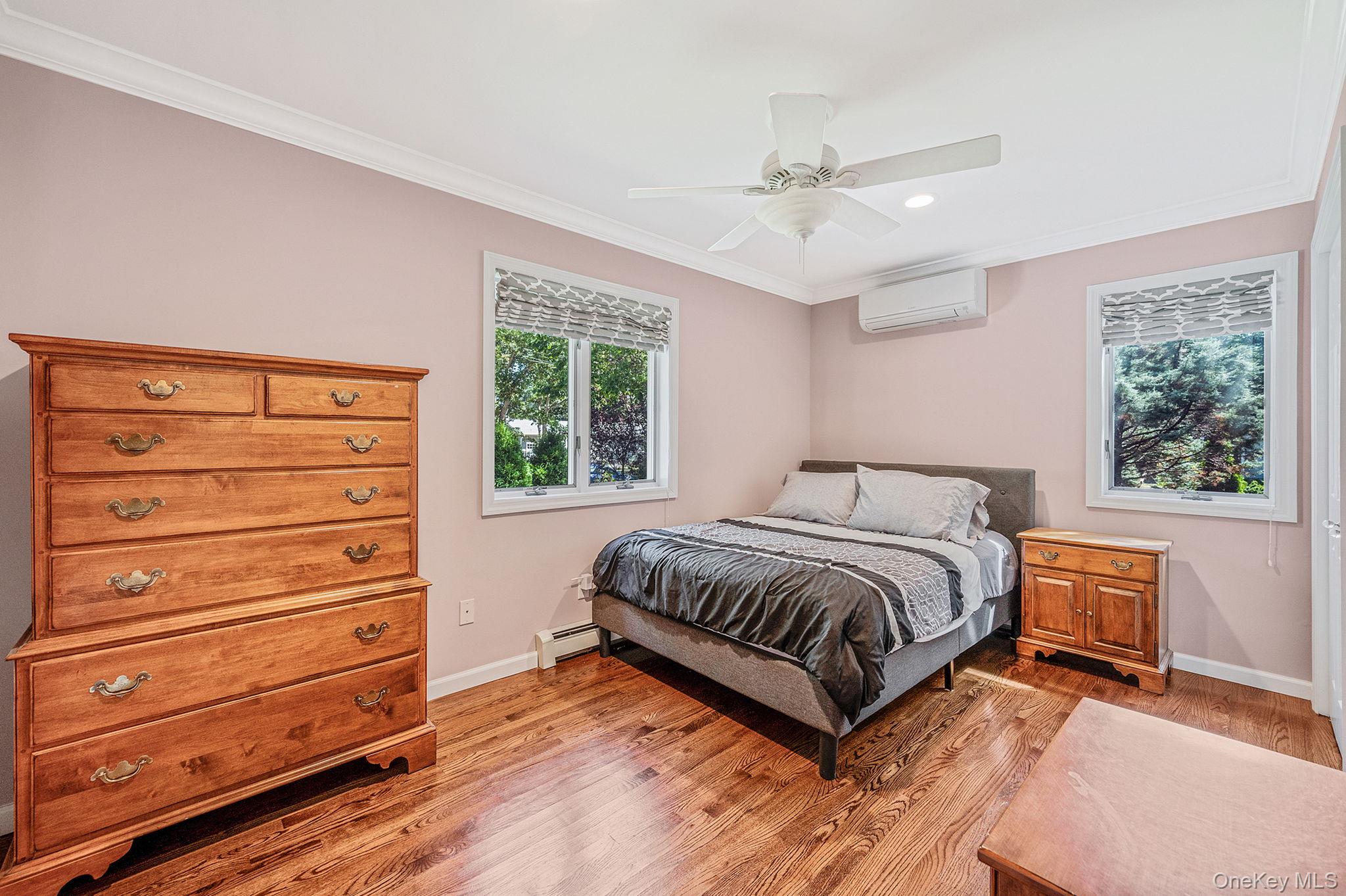 8 Paynes Lane, East Quogue, NY 11942