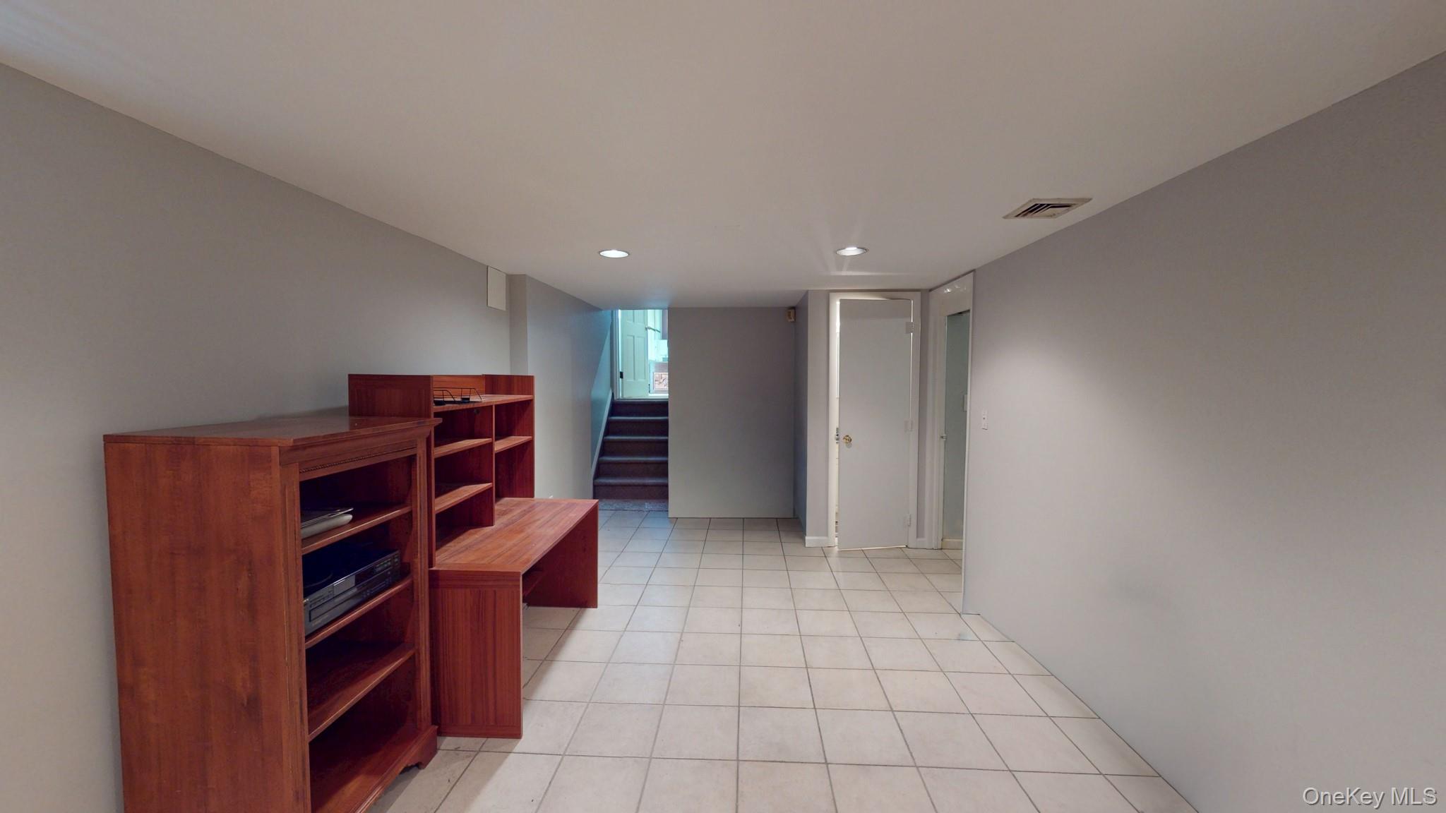 15 Iselin Drive, New Rochelle, NY 10804