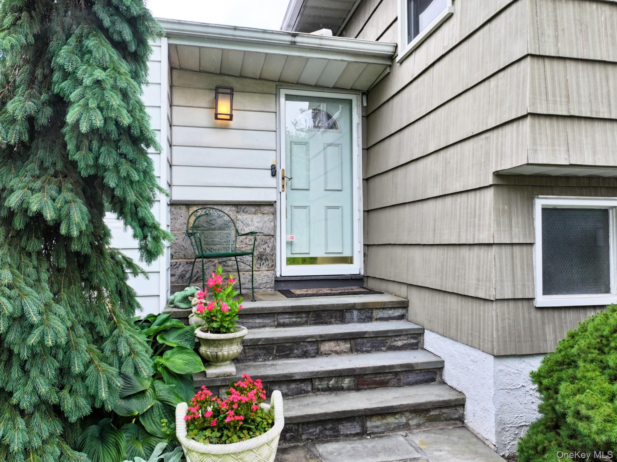 15 Iselin Drive, New Rochelle, NY 10804