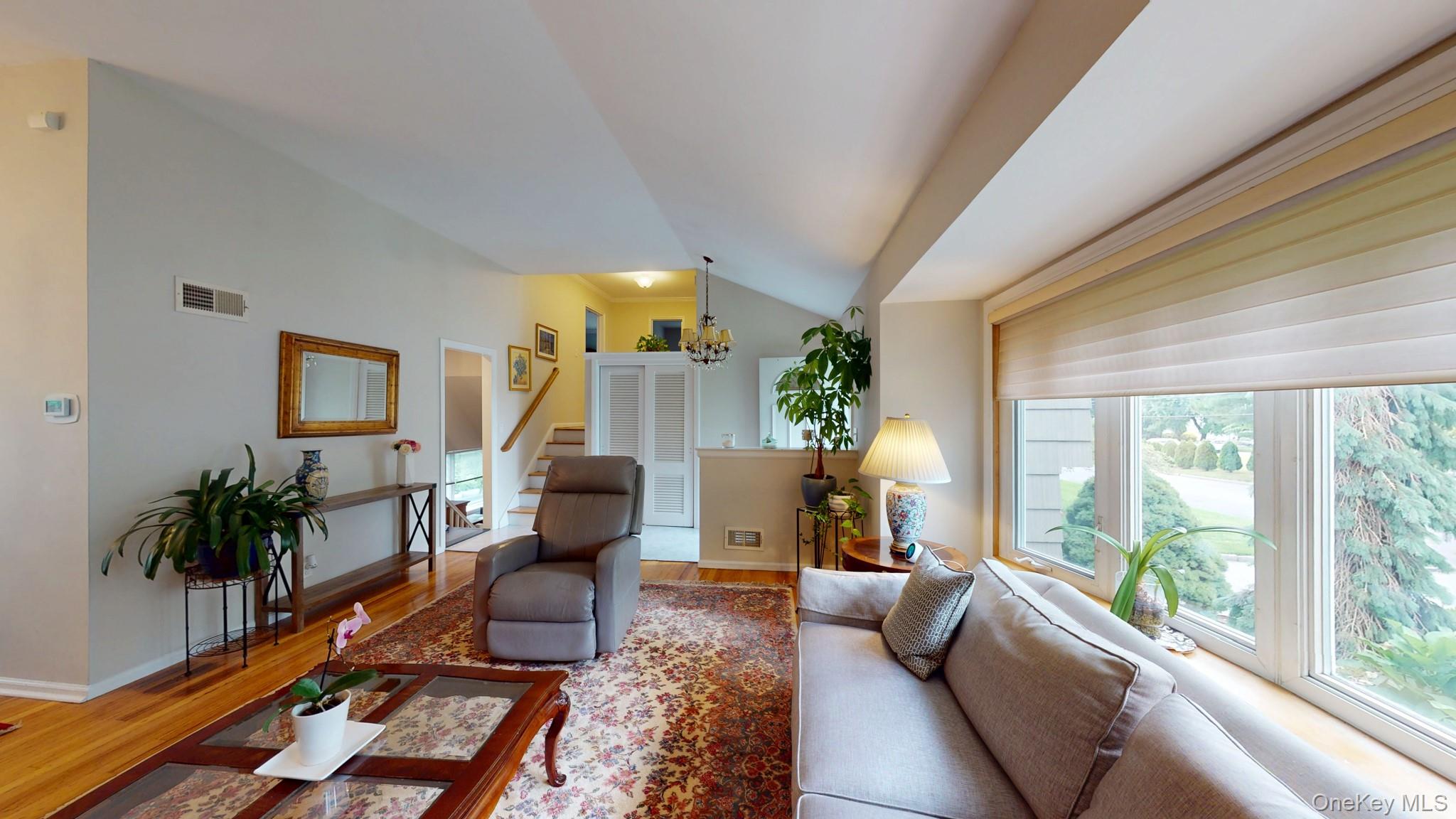 15 Iselin Drive, New Rochelle, NY 10804