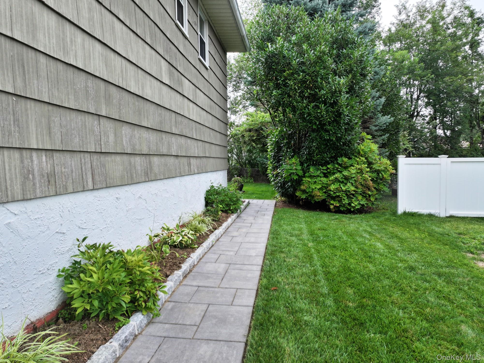 15 Iselin Drive, New Rochelle, NY 10804