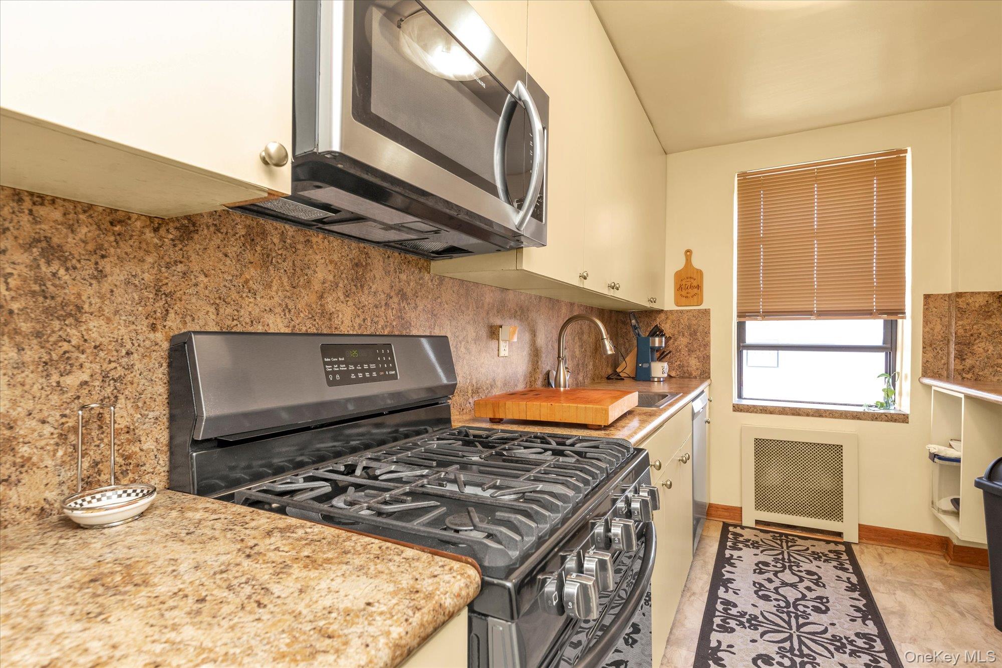 333 Broadway # 2C, Long Beach, NY 11561