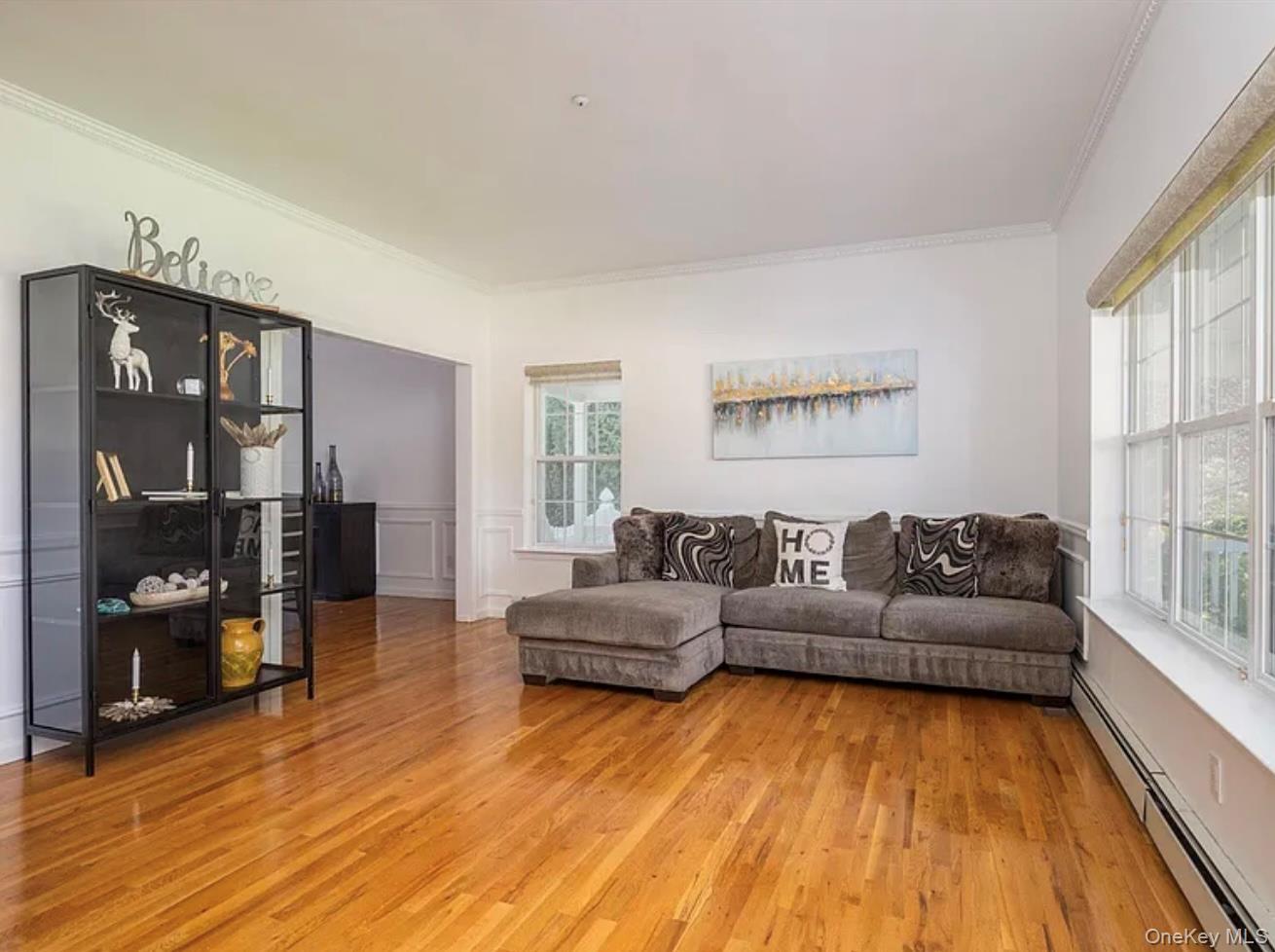 27 Enchanted Forest Road, Smithtown, NY 11754