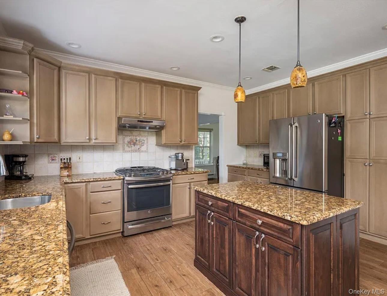 27 Enchanted Forest Road, Smithtown, NY 11754