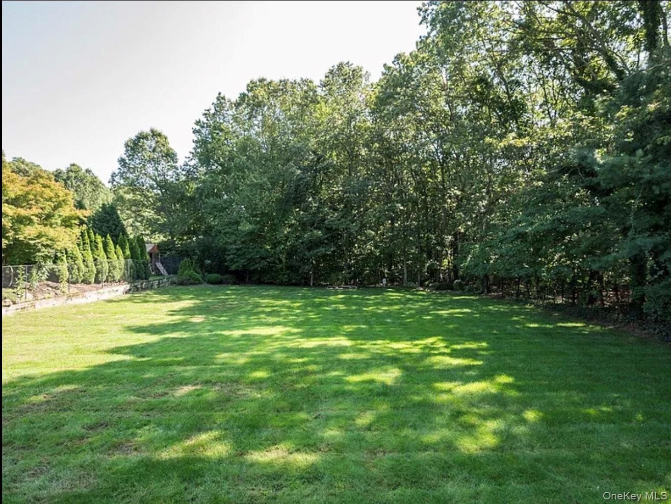 27 Enchanted Forest Road, Smithtown, NY 11754