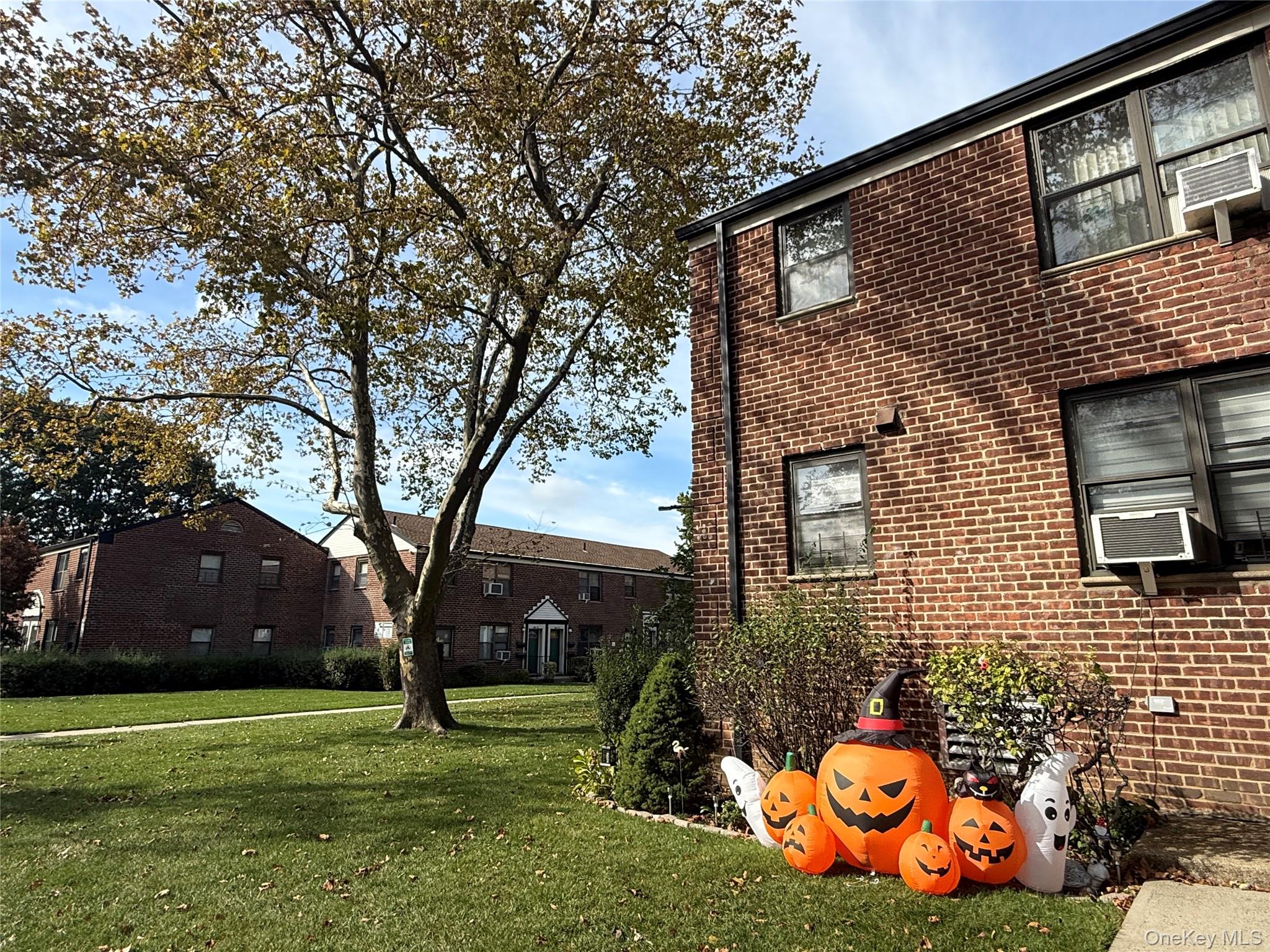 196-11 69th Avenue # 2nd fl, Fresh Meadows, NY 11365