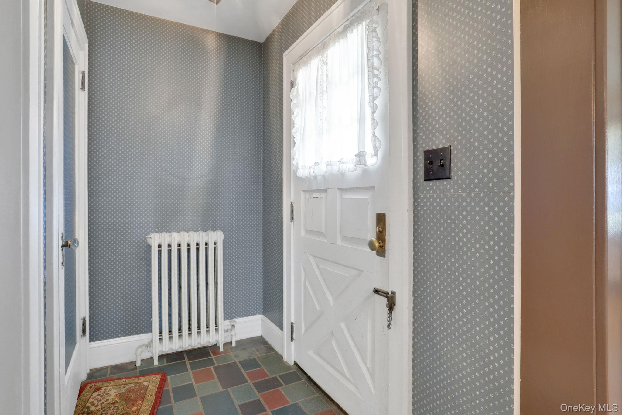 94 Roosevelt Avenue, Kingston, NY 12401