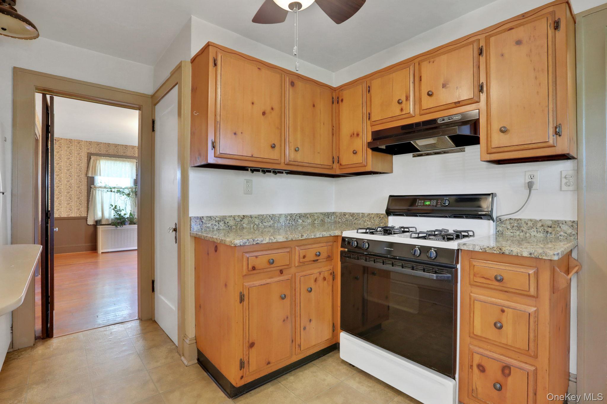 94 Roosevelt Avenue, Kingston, NY 12401