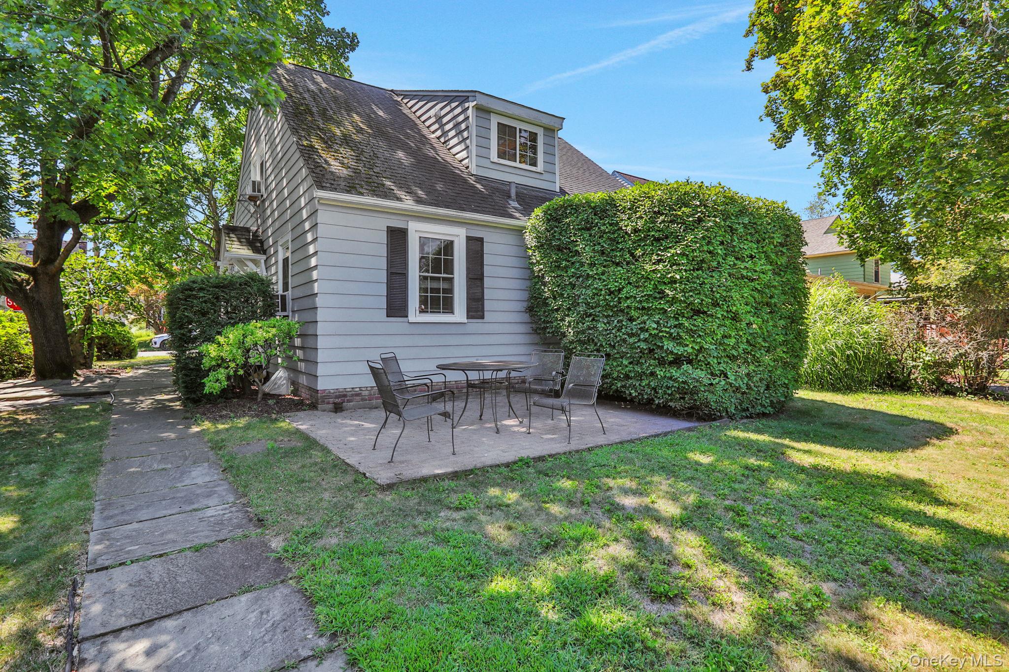 94 Roosevelt Avenue, Kingston, NY 12401