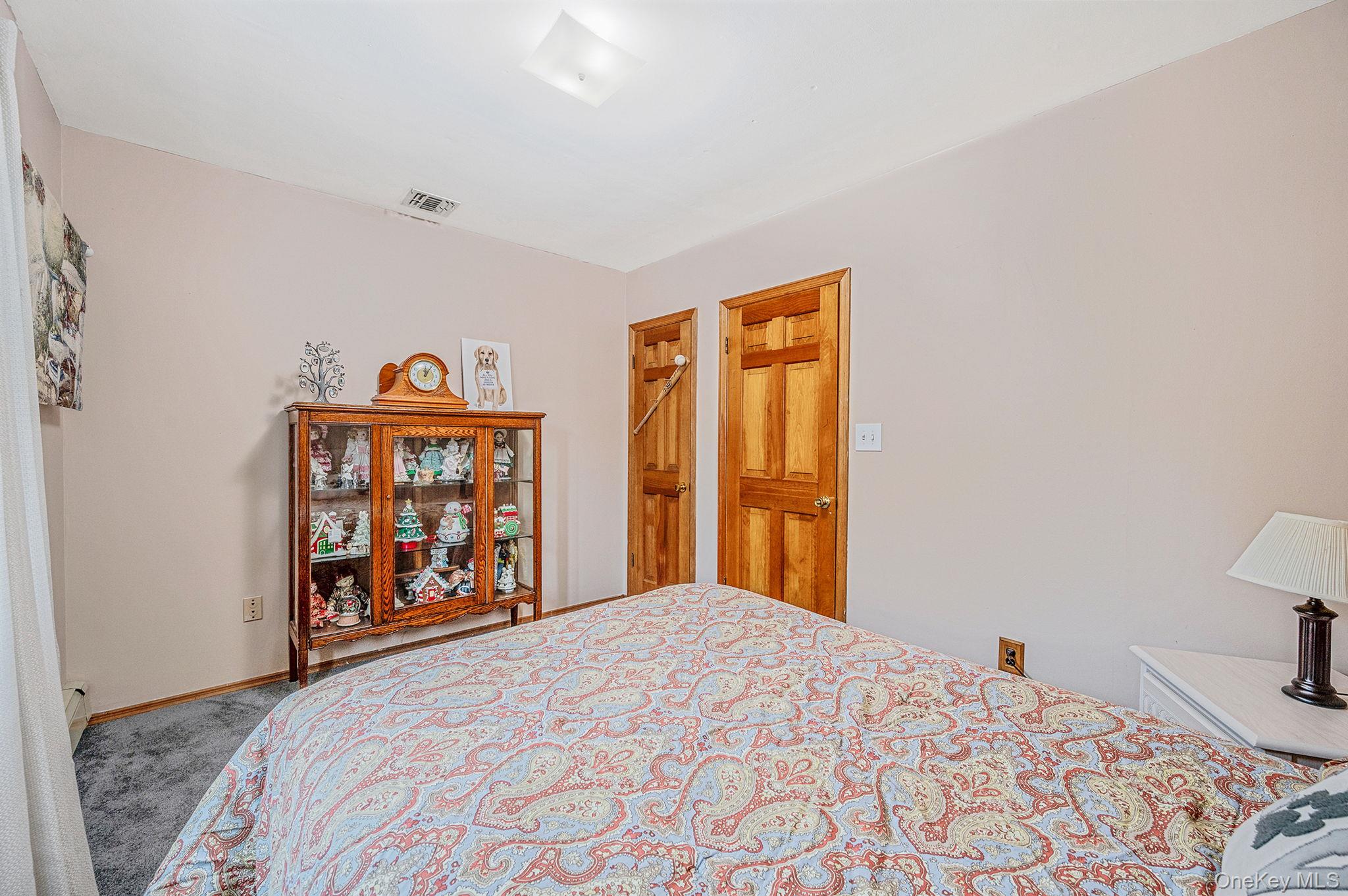 21 Windermere Drive, Holbrook, NY 11741